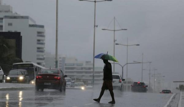 Frente fria chega em Salvador e final de semana deverá ter ventos de até 60 km/h, alerta Marinha  