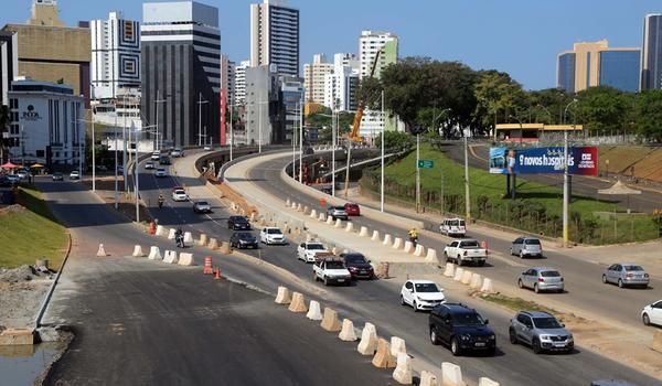 Tráfego de veículos na Avenida ACM terá novas mudanças a partir deste sábado; confira 