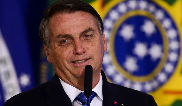 Bolsonaro volta a minimizar a Covid-19 após país atingir 150 mil mortes provocadas pelo vírus