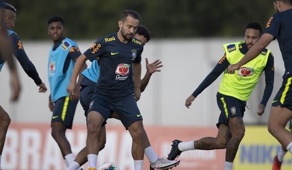 Eliminatórias: Seleção Brasileira faz últimos preparativos antes de enfrentar Peru