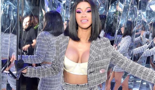 Cardi B publica o próprio "nude" no Intagram e se desculpa; "Senhor, por que me fez tão idiota?"