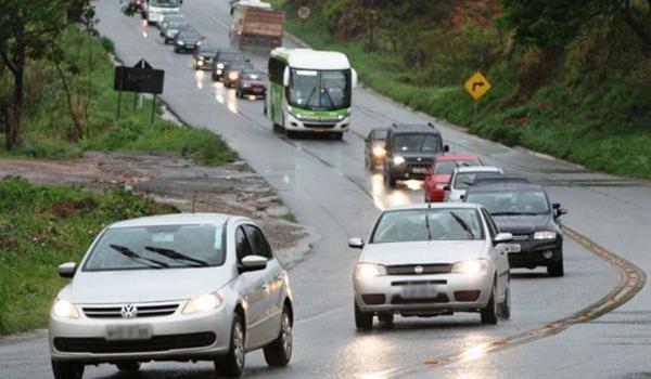 Regra sobre uso do farol baixo em rodovias é alterado pelo Código de Trânsito Brasileiro 