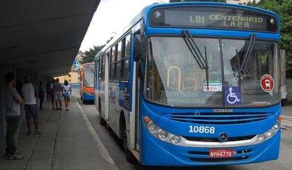 Neto negocia com empresas de ônibus e diz que "frota deve ser 100% retomada nos horários de pico" 