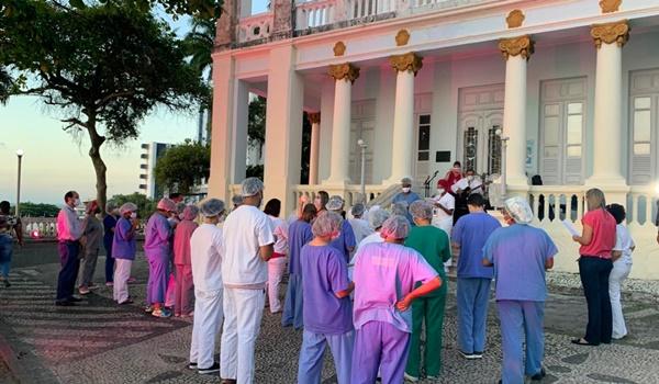 Com música e oração, equipe de hospital de campanha lembra seis meses de luta contra a Covid-19; vídeo