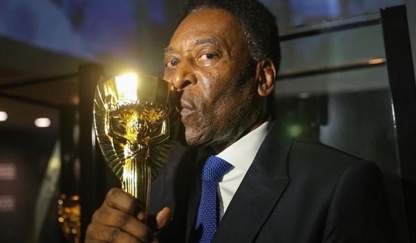 Salve o Rei: Pelé celebra aniversário e afirma estar grato por chegar lúcido e saudável aos 80 anos