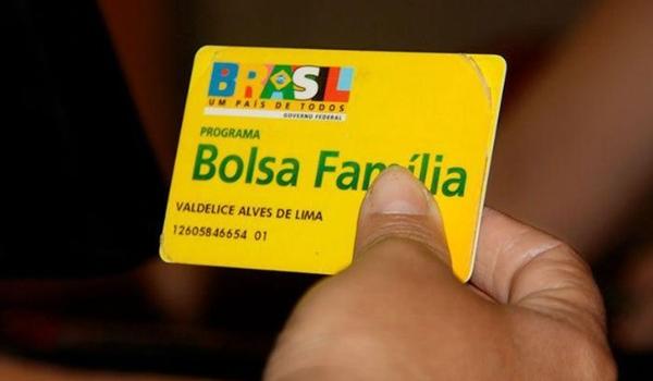 Banco empresta R$ 5,7 bilhões ao governo brasileiro para ampliar Bolsa Família 