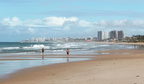 Com aumento de casos de Covid-19, ACM Neto descarta reabertura das praias nos fins de semana 