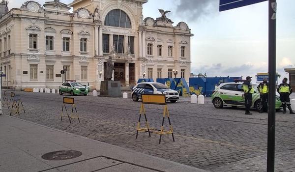 Evento irregular no Centro Histórico é frustrado por força-tarefa neste domingo