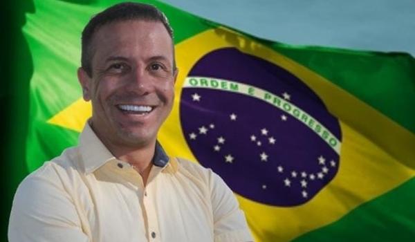 Candidato a vereador é baleado enquanto realizava live nas redes sociais; vídeo grava tudo 