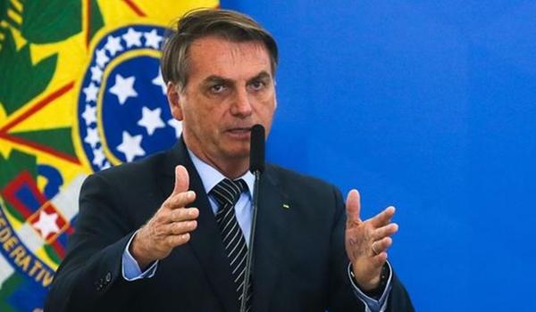 Bolsonaro 'escapa' de novo atentado em Minas Gerais, diz colunista 