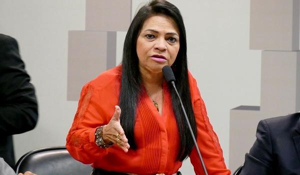 Moema Gramacho é reeleita prefeita de Lauro de Freitas; petista comandará cidade pela quarta vez