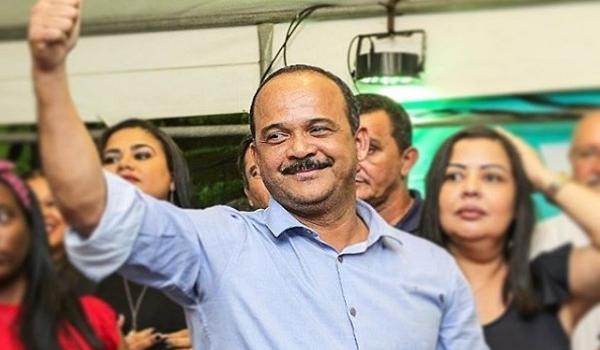 Antonio Elinaldo é reeleito prefeito de Camaçari; Ivoneide Caetano fica em segundo lugar