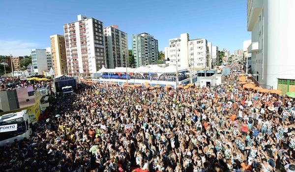 Representante de escolas de sambas do Rio revela planos para Carnaval em julho; "Salvador também está avaliando?