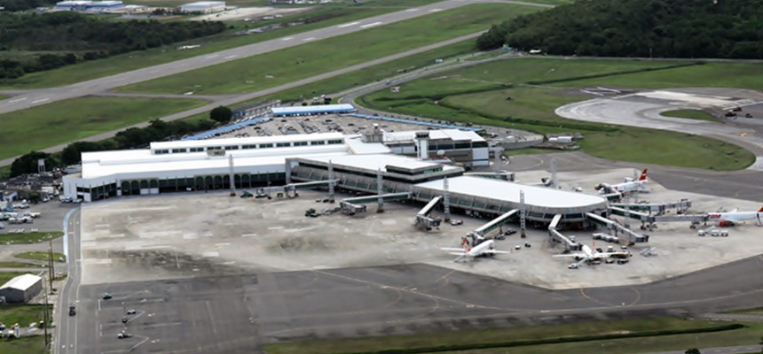 Pista do aeroporto de Salvador é liberada após finalização de reparos