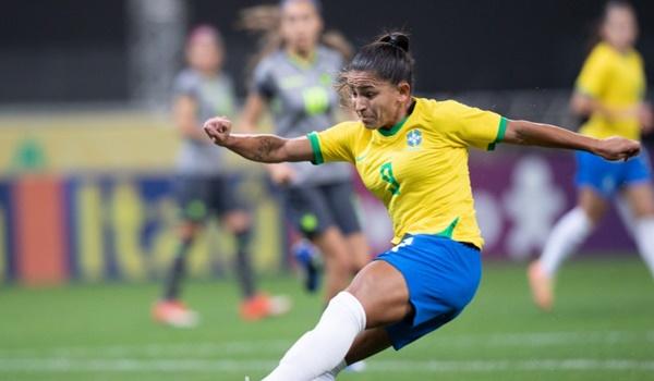 Com 3 gols de Debinha, Seleção Brasileira Feminina goleia o Equador por 6 a 0; novos nomes se destacam