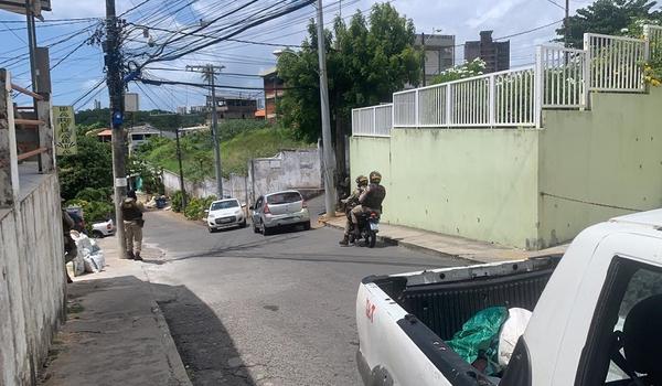 Tiroteio é registrado no complexo do Nordeste durante entrevista de subcomandante de região policial 