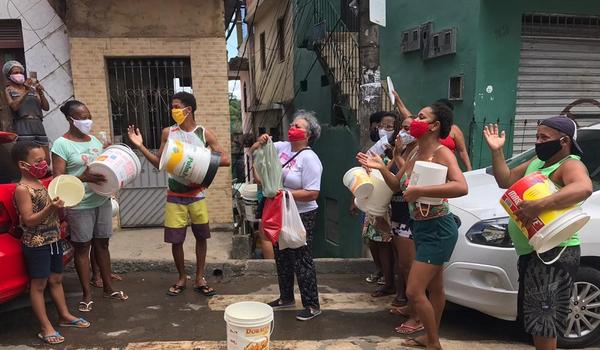 Sem água há 15 dias, moradores relatam drama em Pernambués; "a Embasa diz que não tem reclamação" 