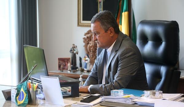 Responsáveis por aglomerações e "paredões" na Bahia vão responder criminalmente, anuncia Rui Costa 