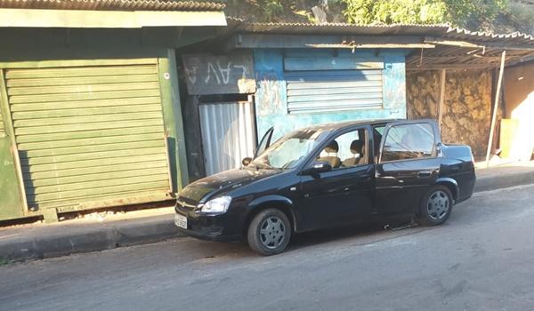 Corpo é encontrado dentro de carro abandonado em Cosme de Farias; polícia investiga 