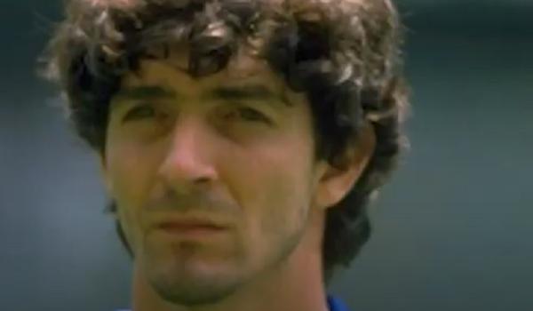 Carrasco do Brasil na Copa do Mundo de 82, atacante italiano Paolo Rossi morre aos 64 anos 