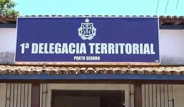 Trio serra grade de cela e foge da delegacia de Porto Seguro