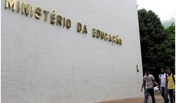 MEC autoriza ensino remoto para 2021 e enquanto durar pandemia