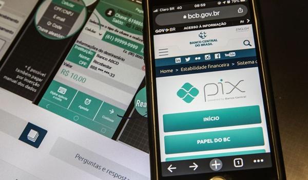 FGTS poderá ser recolhido com Pix a partir de janeiro; anúncio foi feito pelo Banco Central