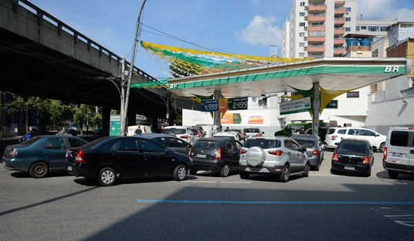 Bahia teve segunda gasolina mais barata do Nordeste em fevereiro, aponta estudo