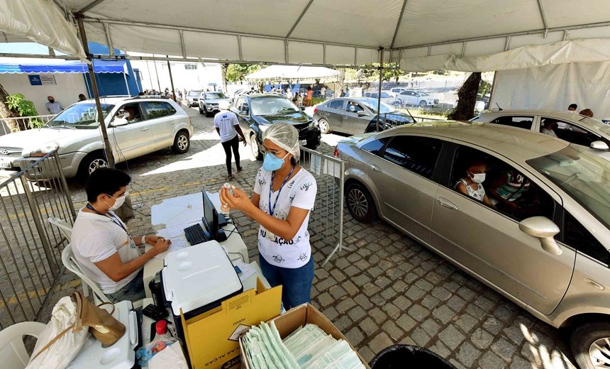 Idosos a partir de 75 anos serão imunizados contra a Covid-19 na tarde desta segunda-feira em Salvador