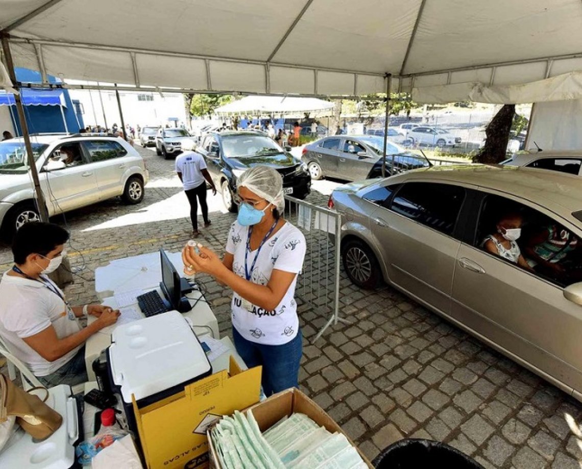 Mais de 200 mil pessoas já foram vacinadas contra a Covid-19 em Salvador