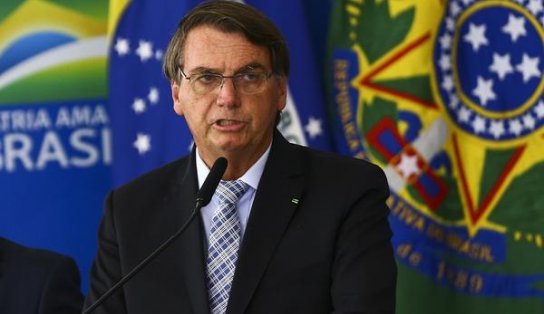 Bolsonaro diz que Lula "não vai ficar elegível" para 2022