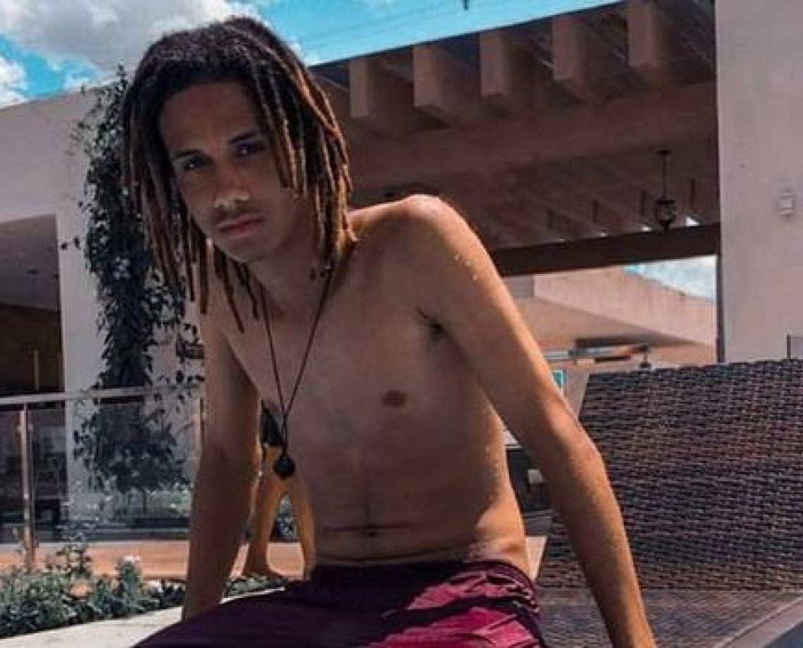 Dado como morto, jovem volta para casa na Bahia e se surpreende ao saber de funeral; "estou vivo"