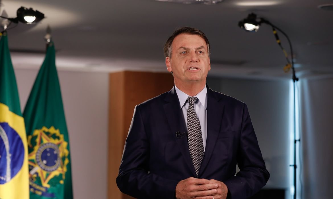 Bolsonaro diz que sempre foi pró-vacina e é atacado nas redes: "mentira e cinismo"; Salvador registrou panelaços