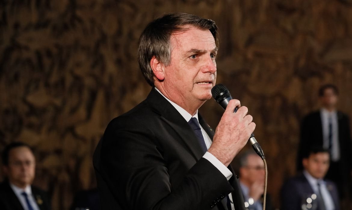 Bolsonaro faz reunião sobre agravamento da pandemia, mas só convida governadores aliados