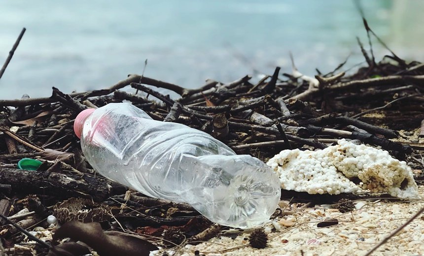 Pesquisa mostra que 70% dos resíduos do mar brasileiro são plástico	