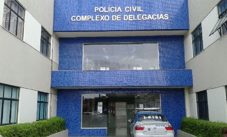 Jovem de 18 anos é apreendido por policiais de Feira de Santana, acusado de estuprar de abusar sexualmente do primo