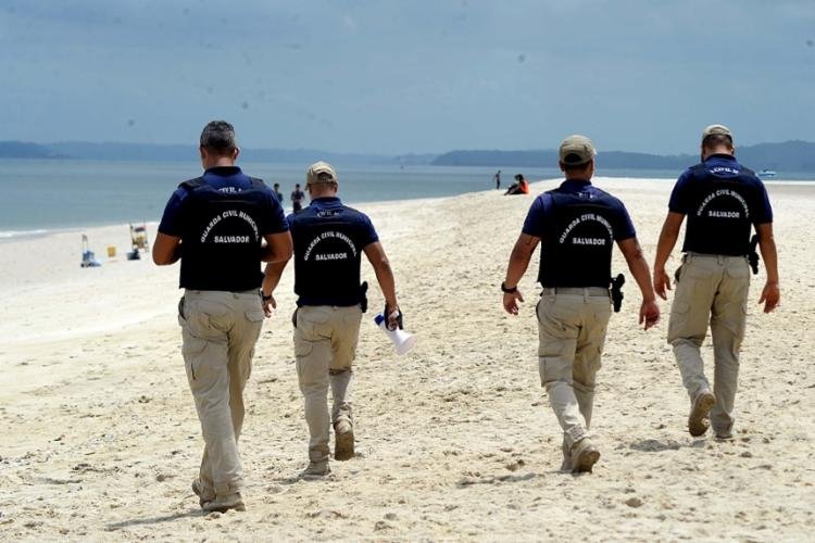 Guarda Municipal reforça fiscalização nas praias de Salvador durante a Semana Santa