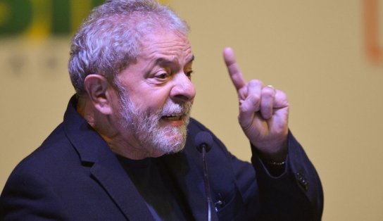 Em entrevista, Lula comenta economia, pandemia e critica Bolsonaro; "siga a ciência e feche a boca"