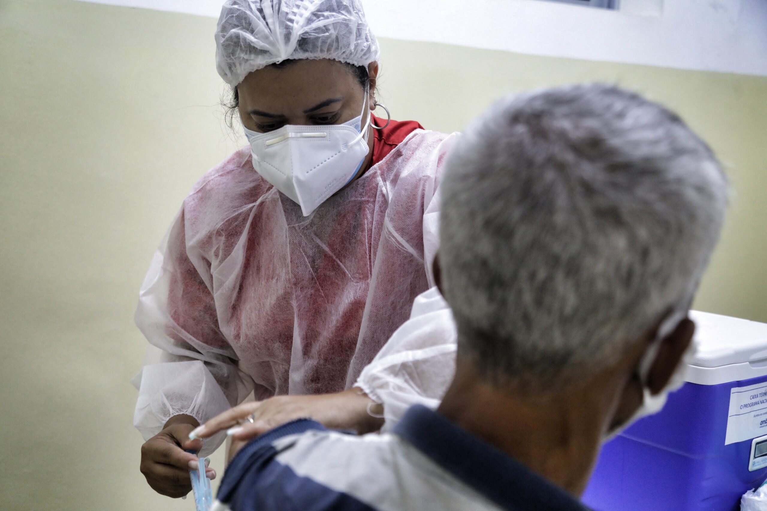 OMS diz que ajudará Brasil a frear pandemia após encontro com ministro da saúde; "realmente terrível"