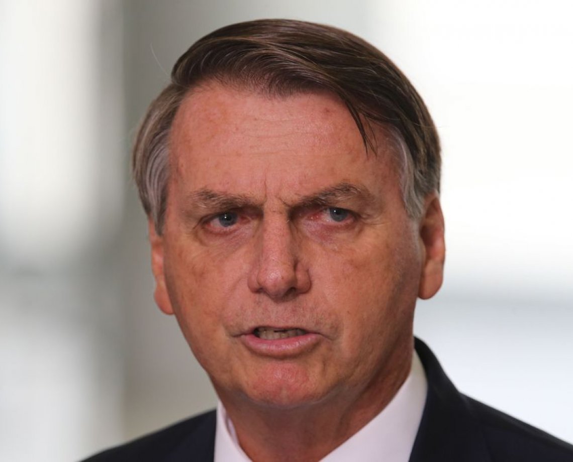 Bolsonaro ignora quatro mil mortes, ironiza título de genocida e critica restrições na pandemia