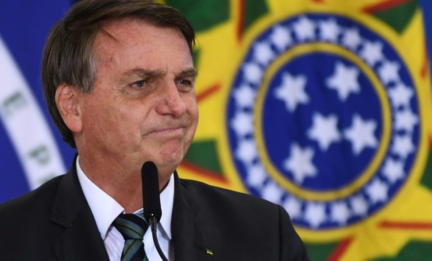 Com presidência de Lira, pedidos de impeachment de Bolsonaro quase dobram e já passam de 100