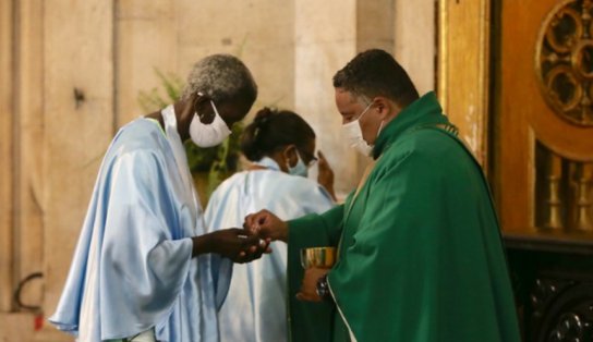 Maioria do STF decide que estados e municípios podem proibir missas e cultos religiosos na pandemia