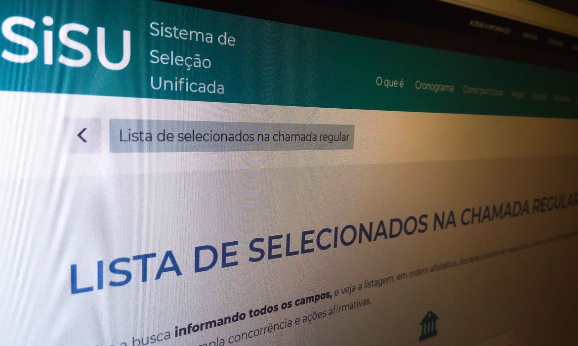 Prazo de inscrições para o Sisu termina nesta sexta-feira; resultado está previsto para o dia 13 de abril