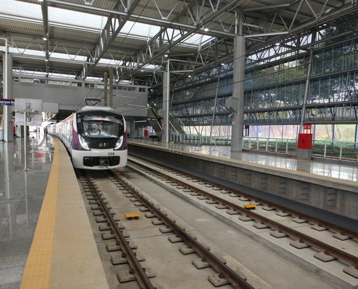 Trens do metrô de Salvador circulam com velocidade reduzida após falha em equipamento