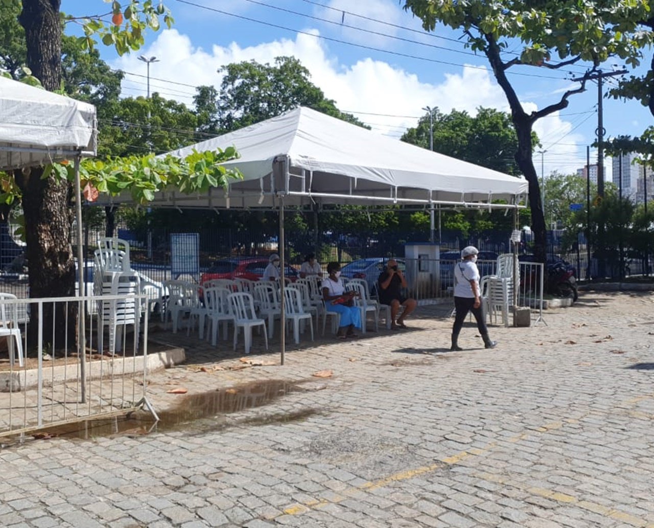 Agora: vacinação no 5º Centro de Saúde ocorre sem filas para idosos de 61 anos 