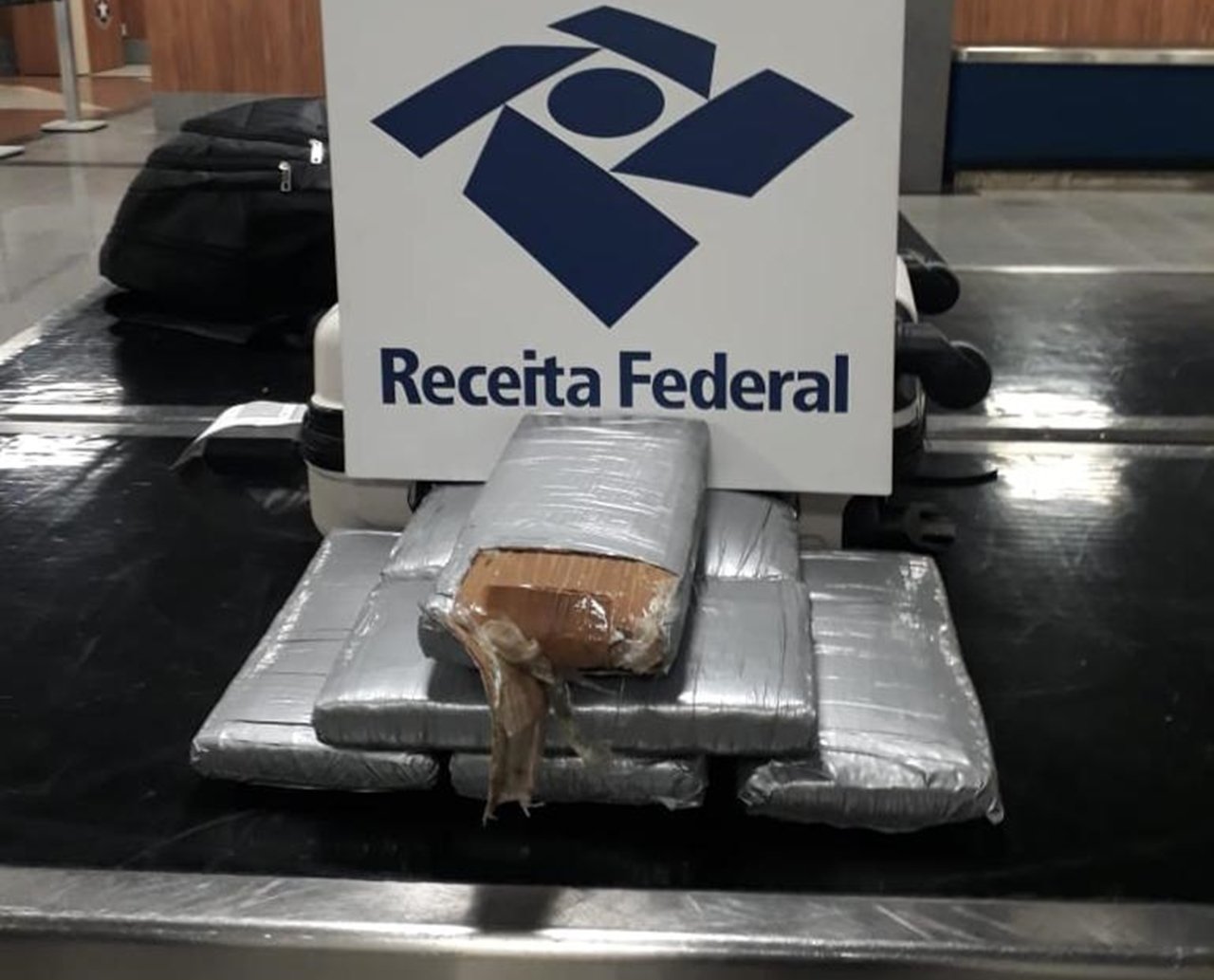 Baiano de 24 anos é flagrado com "super maconha" ao desembarcar no aeroporto de Salvador