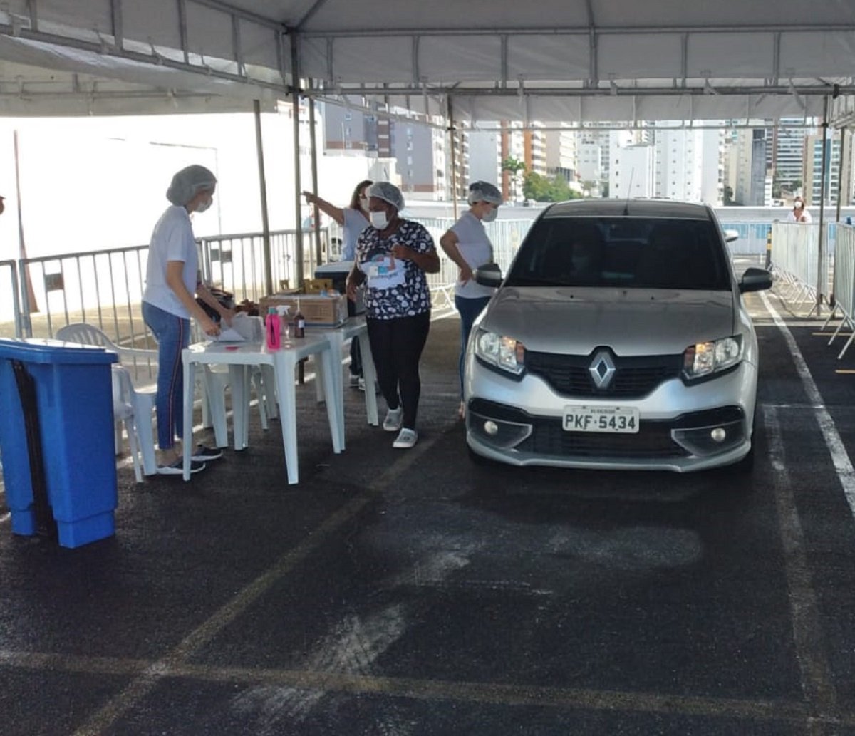 Drive Thru Kids instalado em shopping de Salvador atende crianças de até 6 anos em campanha de vacinação contra a influenza