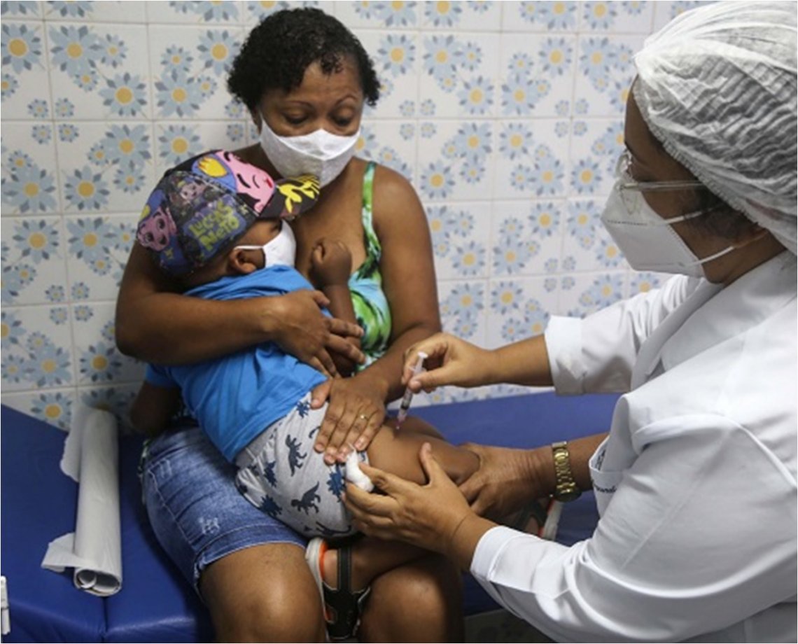 Primeiro dia da campanha contra gripe tem 6 mil vacinados em Salvador