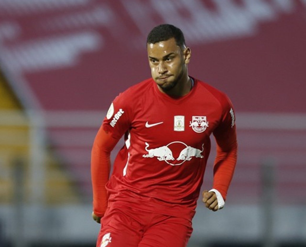 Novo reforço? Atacante do Red Bull Bragantino tem nome especulado junto ao Bahia; diretoria tricolor mantém o silêncio