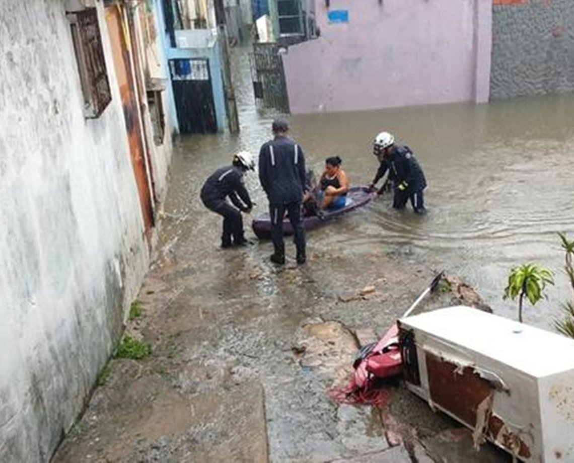 Soteropolitanos atingidos pela chuva têm direito ao auxílio social; veja como conseguir